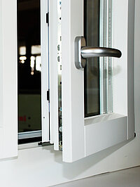 Meko32 - Holz-Metall-Fenster